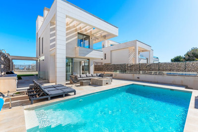 Villa in Alicante - view 1