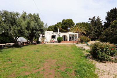 Villa in Alicante - view 1