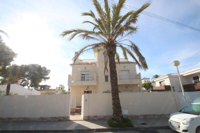 Villa in Alicante - view 1