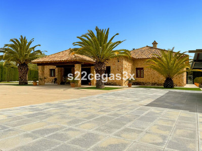 Villa in Alicante - view 1