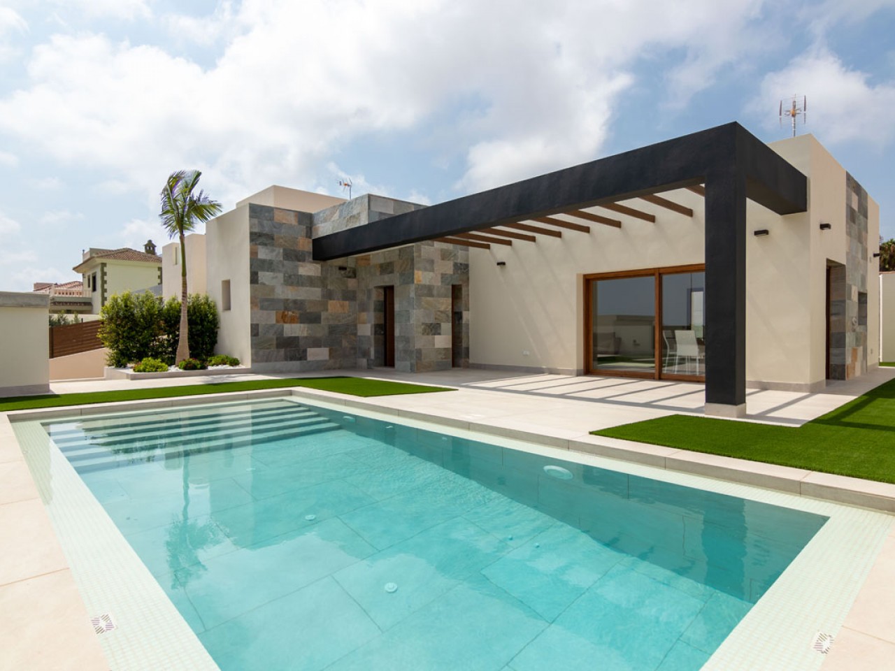 Villa in Residencia los Altos - view 1
