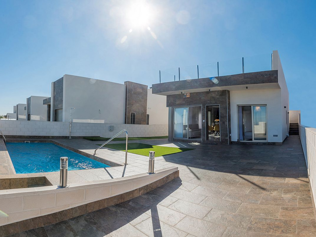 Villa in Villamartin - view 1