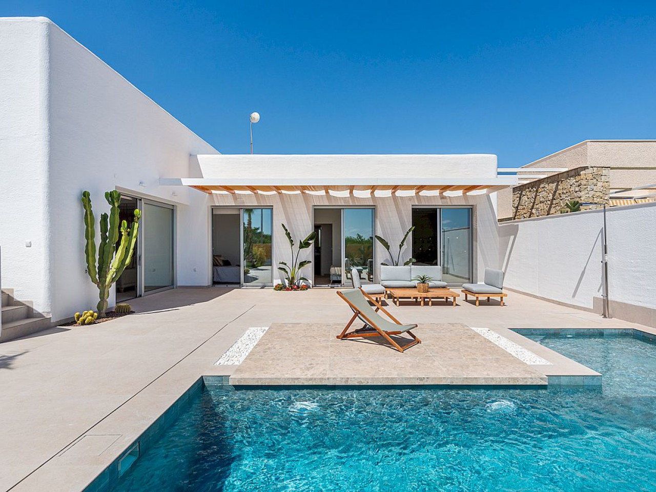 Villa in Alicante - view 1