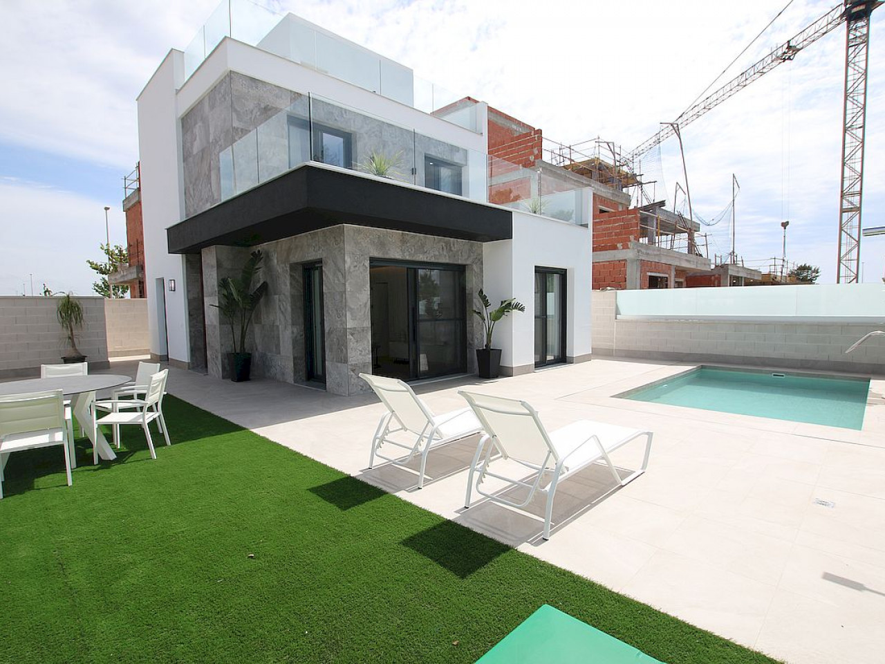 Villa in Alicante - view 1