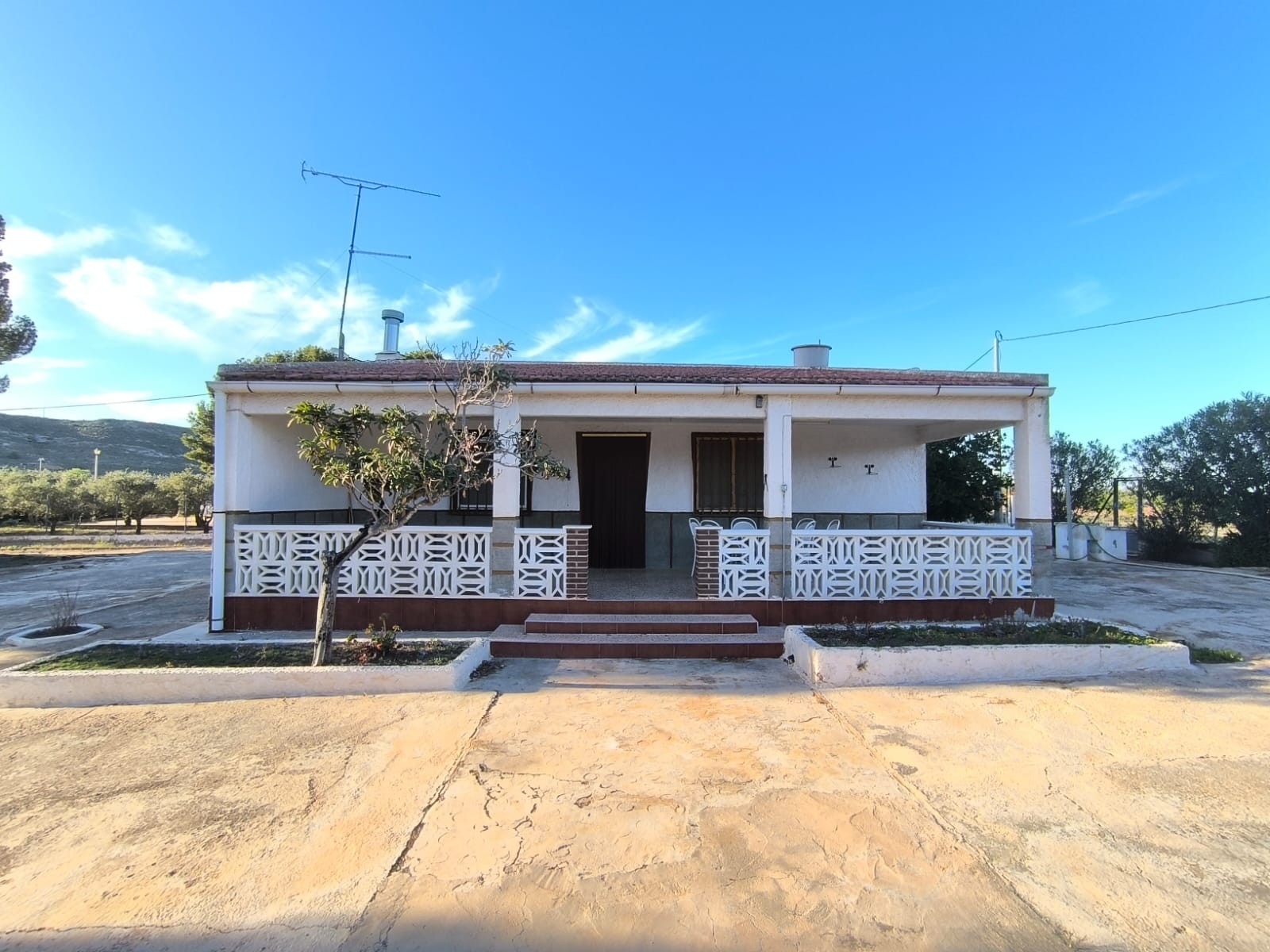 Villa in Santa Cruz - view 1