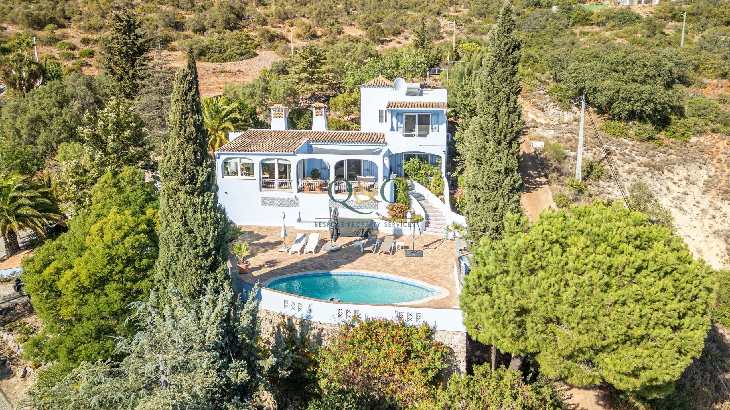 Villa in Loule - view 1