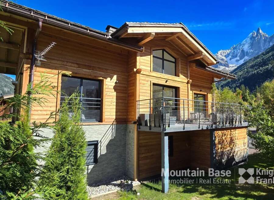 House in Chamonix-Mont-Blanc - view 1